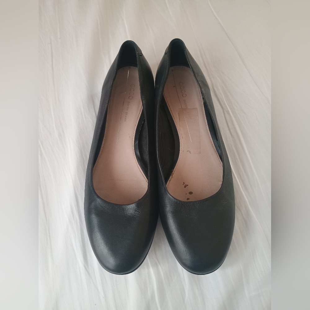 Ecco Classic Black Women's Flats Size 40